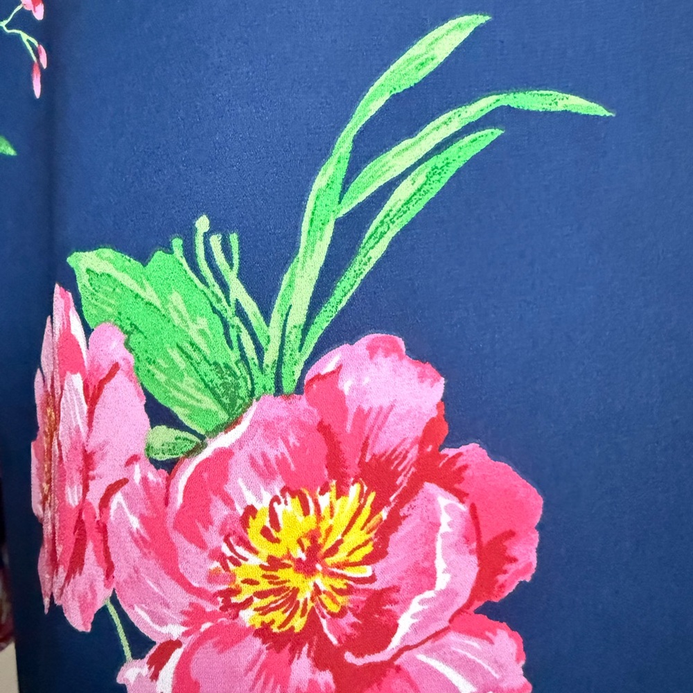 Talbots Floral Blue Blouse 3/4 sleeve with Pink peonies in size large - Picture 2 of 10